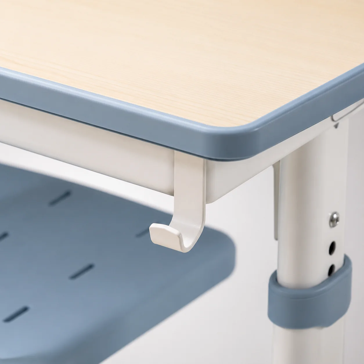 Adjustable Kids Desk and Chair Set - Image 2