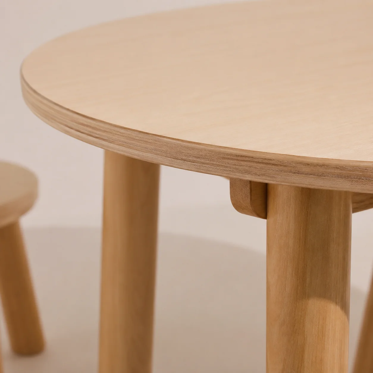 Round Kids Craft Table with Stools - Image 2